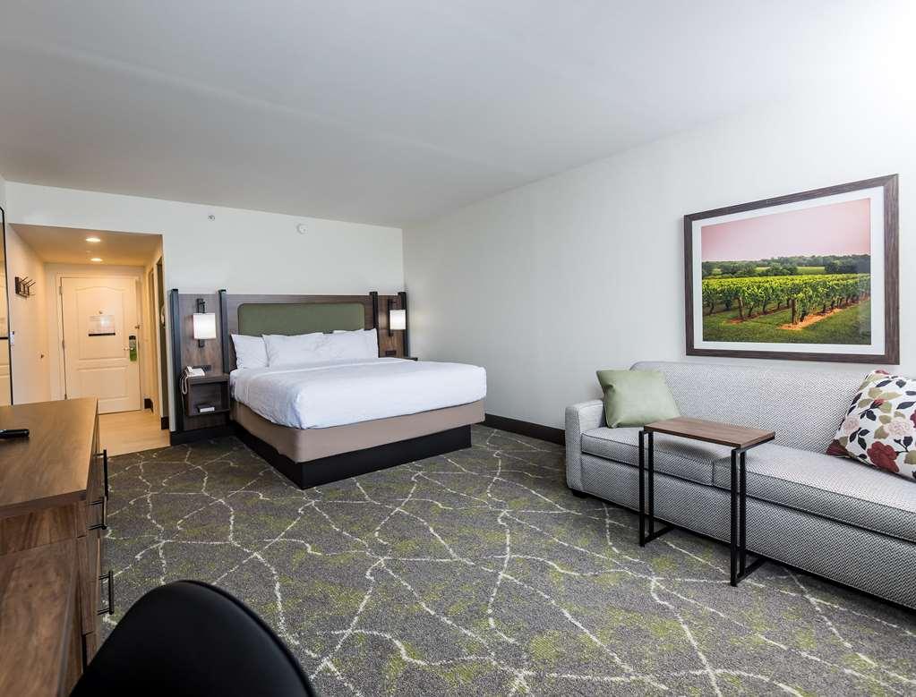 Hampton Inn & Suites Dobson Номер фото