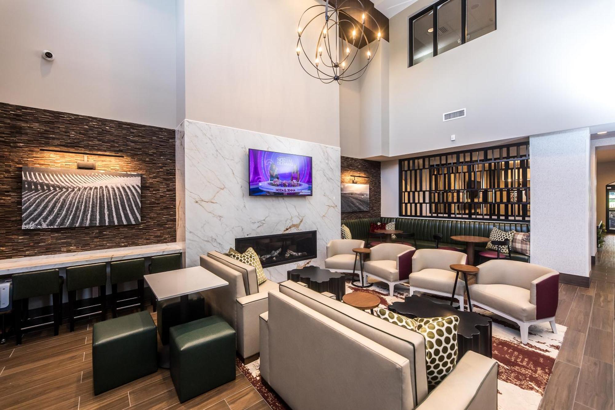 Hampton Inn & Suites Dobson Екстер'єр фото