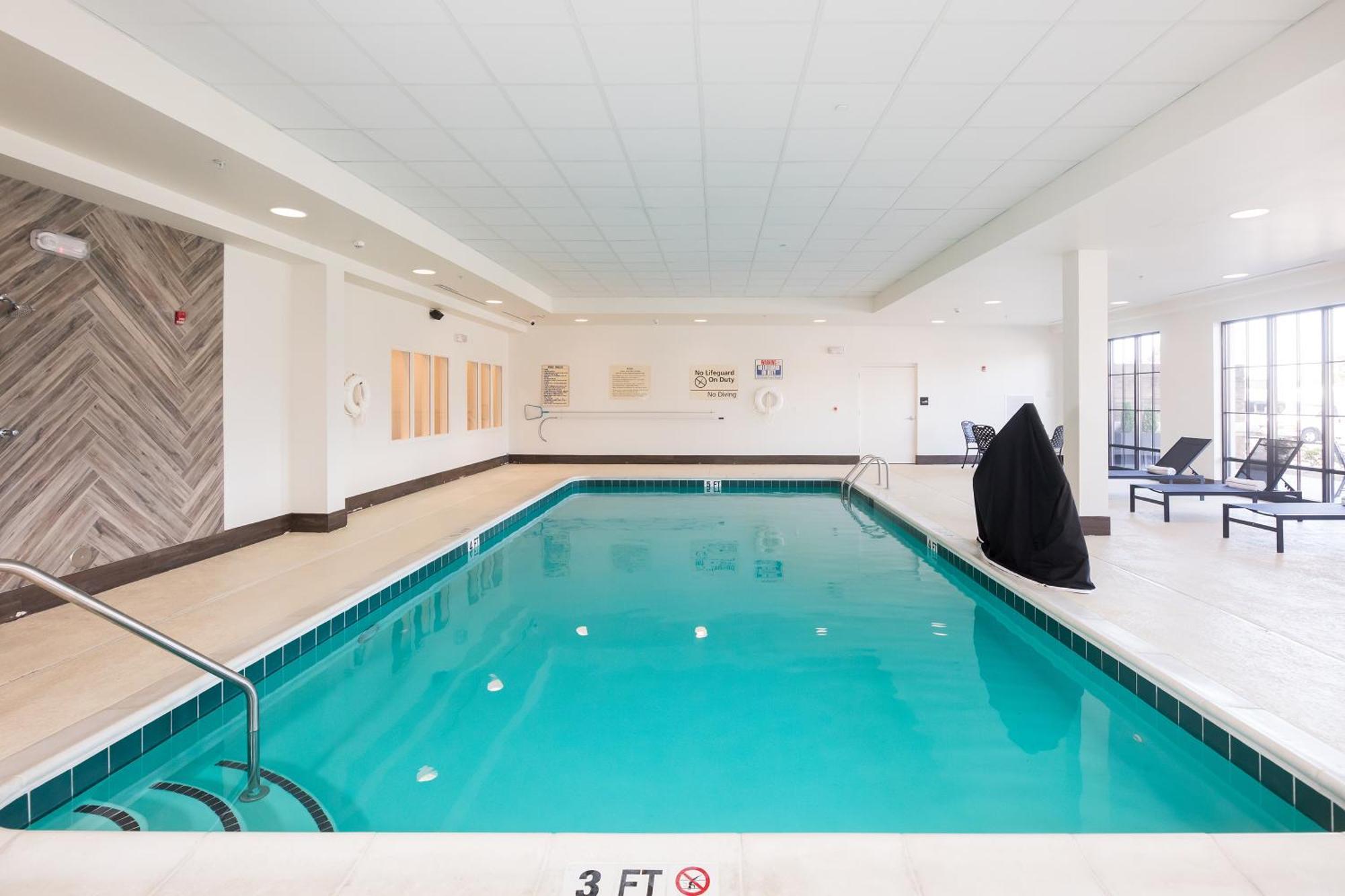 Hampton Inn & Suites Dobson Екстер'єр фото