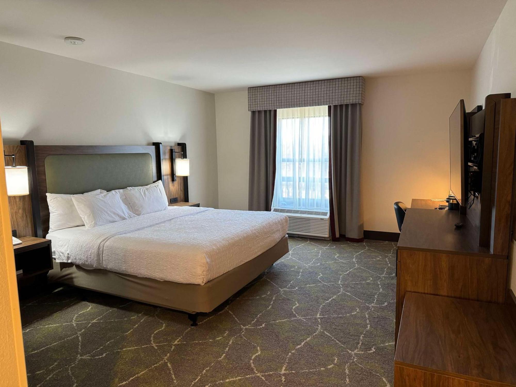 Hampton Inn & Suites Dobson Екстер'єр фото