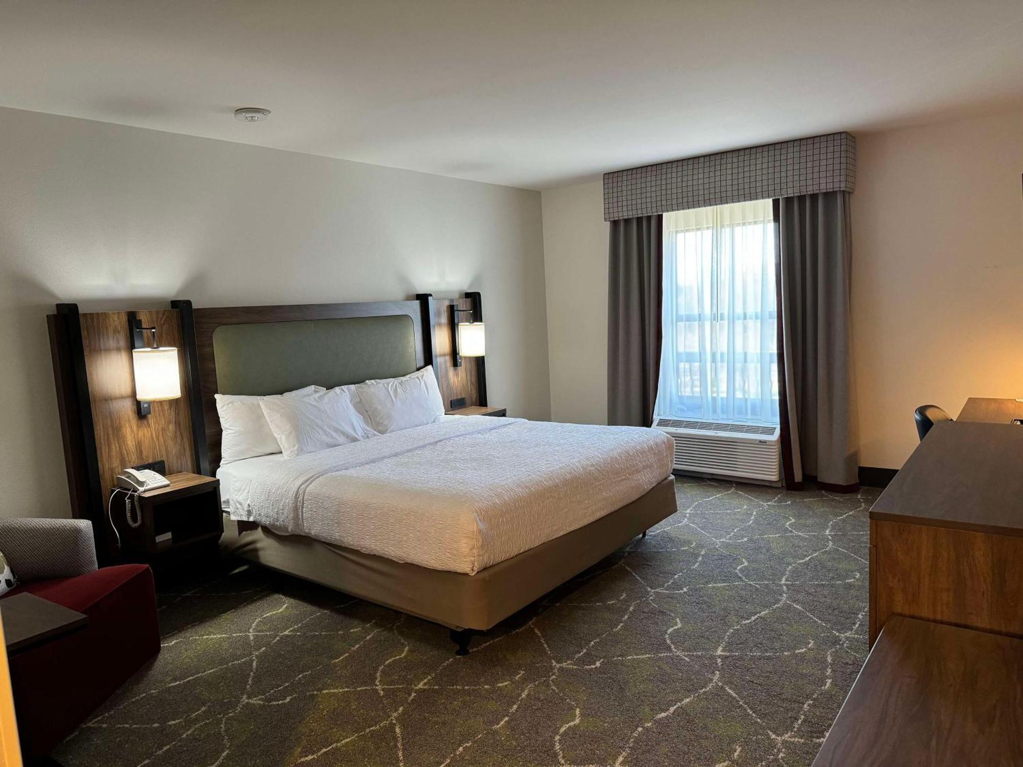 Hampton Inn & Suites Dobson Екстер'єр фото